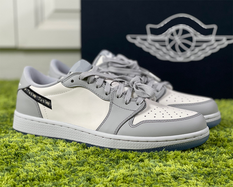

Limited Edition Jumpman 1 Boots 1s Low Basketball Shoes Luxury Designer White Gray Upper Outdoor Trainers Sneakers Original accessories shoe box, #1