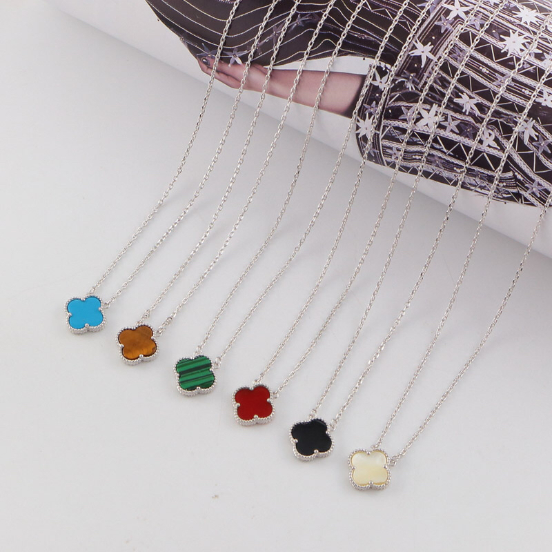 

Classic Titanium steel Pendant Necklaces 18K gold plated Four Leaves Clover women luck Necklace Earrings Bracelet Designer Jewelry Set VCA05