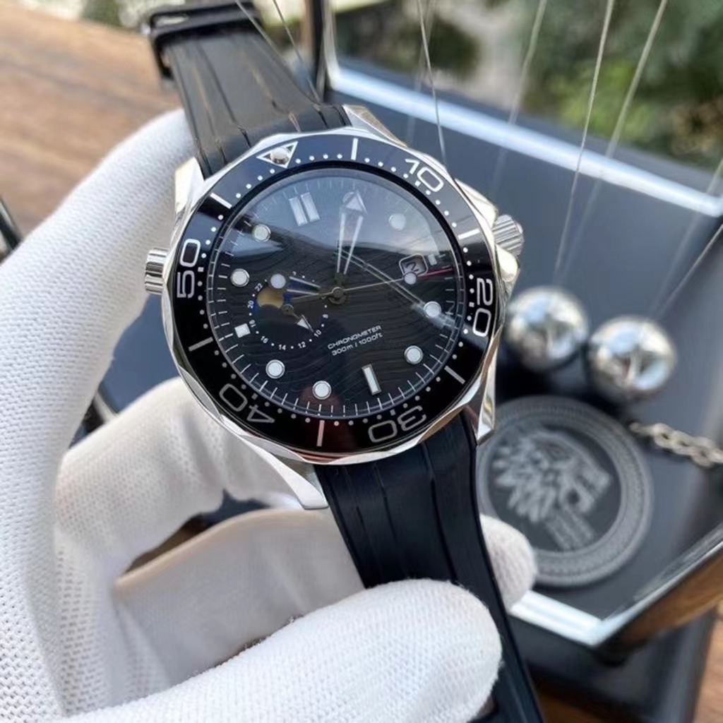 

Rubber Strap Mechanical Watch Premium 8217 Japanese Prototype Movement Self-Winding White Dial 41mm Men's Moon Phase Watch, Silver