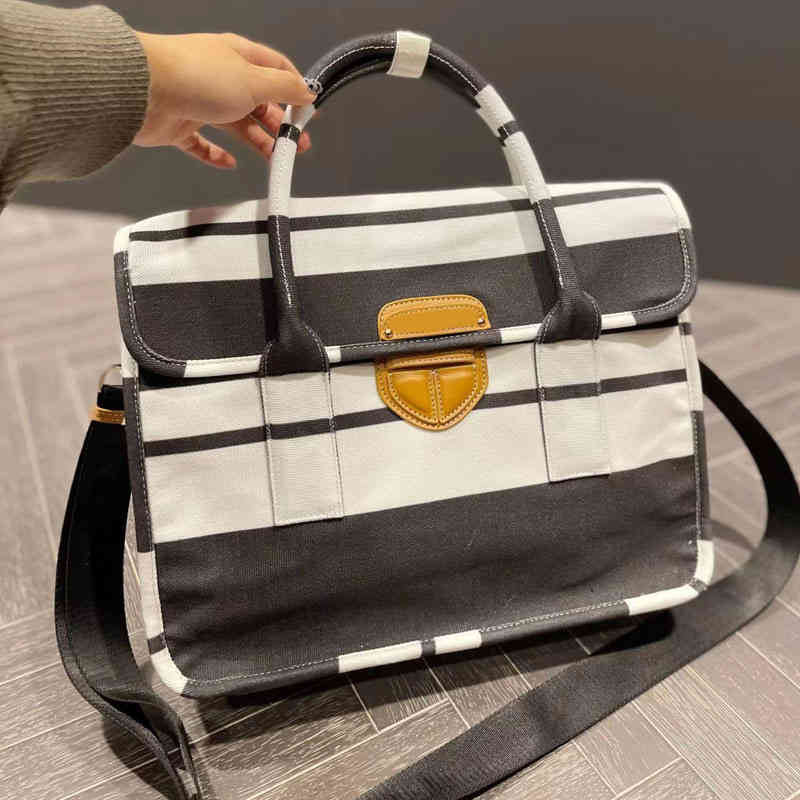 

Prads totes designer handbag women bag Handbags Prade the Tote bags Luxuries designers womens crossbody Handbag Shoulder 7A high quality purses wallet M0NB, Blue