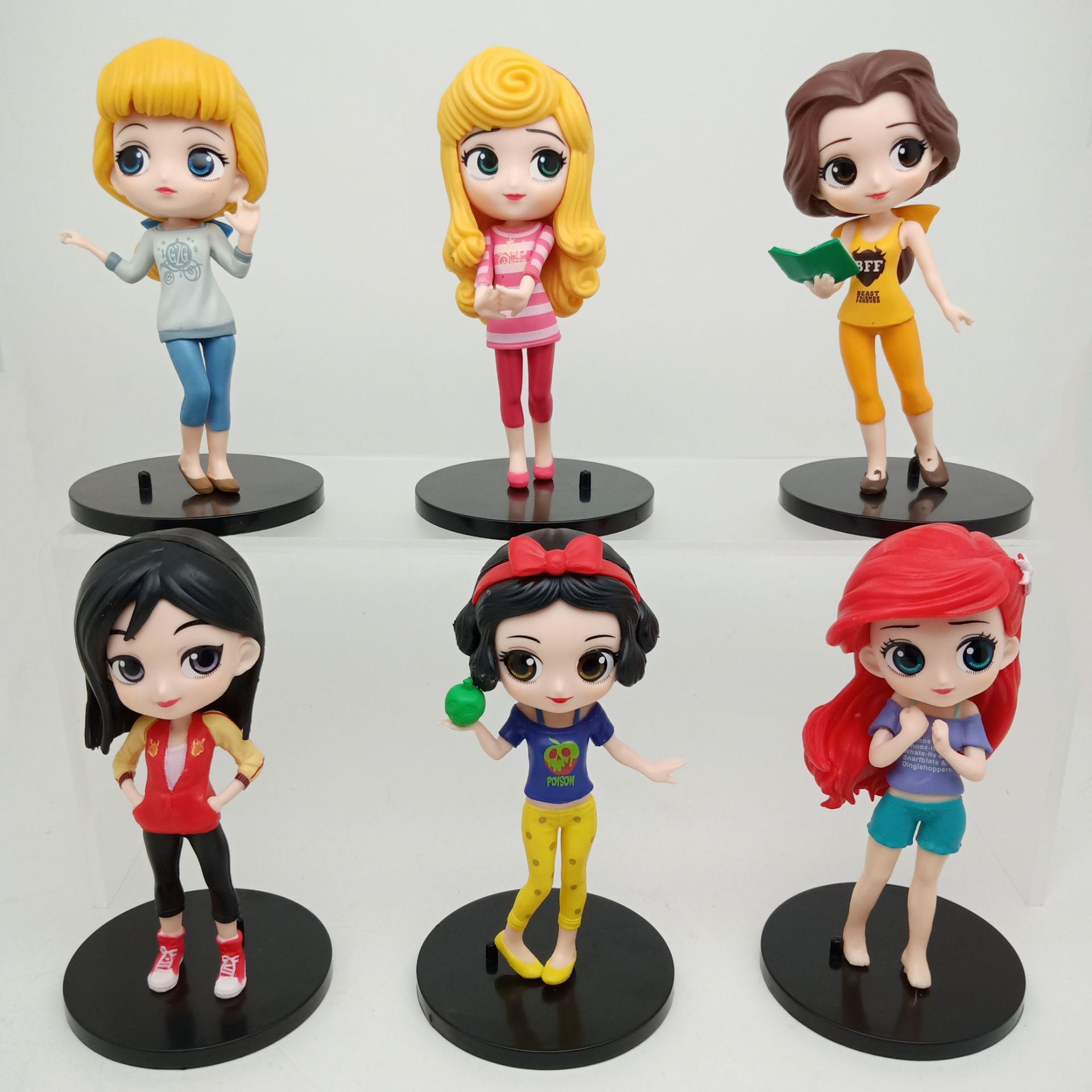 

Disney genuine authorized 6 casual clothes princess Doll car model children's toys family ornaments holiday surprise