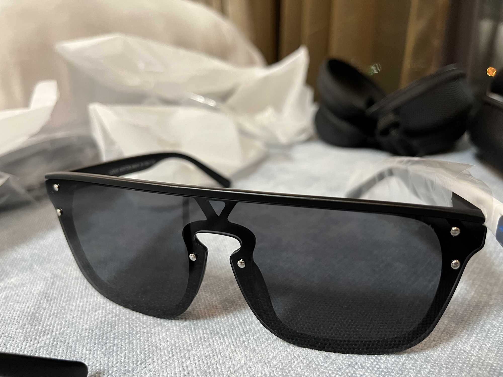 

66s Sunglasss Fashion Dsignr Sunglasss for Mn and Woman Vintag Squar Matt Fram Lttr Printd Color Film Glasss Trnd