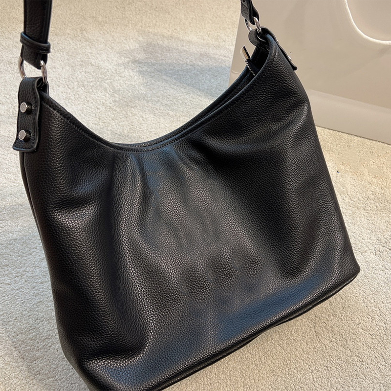 

2022 retro women shopping the tote bag shoulder handbag messenger cross body purse designer bag handbags leather men fashion high capacity crossbody totes, Black