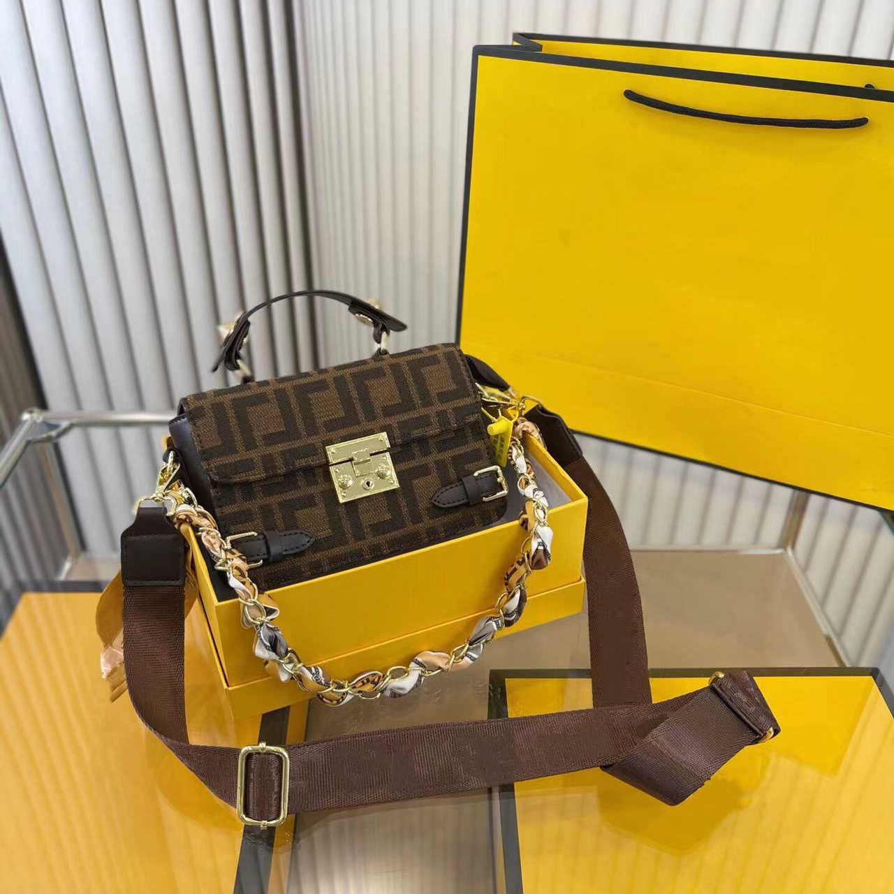

Pink Canvas Baguette Shoulder Sling Bags With Letter Embroidery Tote Women Medium Designer Underarm Flap Handbags Brown Mini Small Purses Clutch Crossbody Bag 2022, Customize