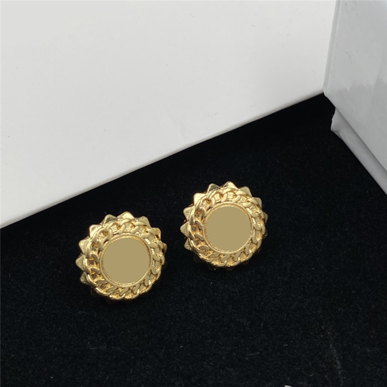 

Delicate Golden Charm Earrings Beauty Head Designer Studs Women Letters Embossed Stamp Eardrops With Box