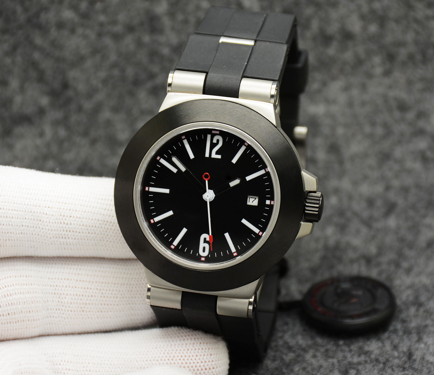

Automatic Mechanical BG Sapphire Glass Black Dial 44M Mens Watch Rubberclad Logo Letter Bezel Luminous Rubber Strap
