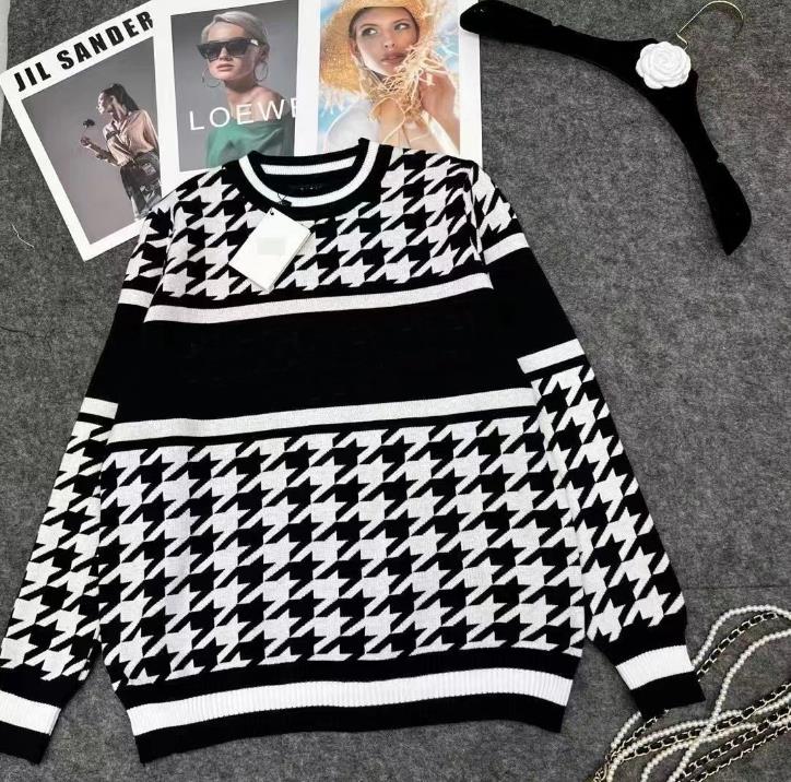 Women Sweater Woman Long Dress Skirt Luxury Designer Knits Tees Longsleeve Classical English Word Printing O-neck Cardigan Women's Sweaters