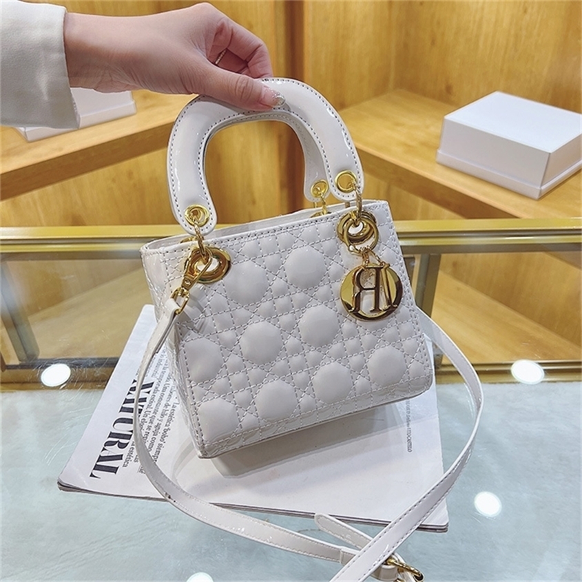 79% de r←duction sur les sacs de soir←e en ligne en gros de haute qualit← cor←enne de voiture couture lingge ¢ main peint pour femmes une fois ob