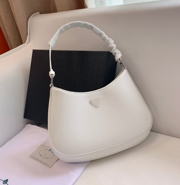 

Moon Bag Retro Armpit Bag Large Capacity Niche Design Fashion Baguette Simple Handbag, White