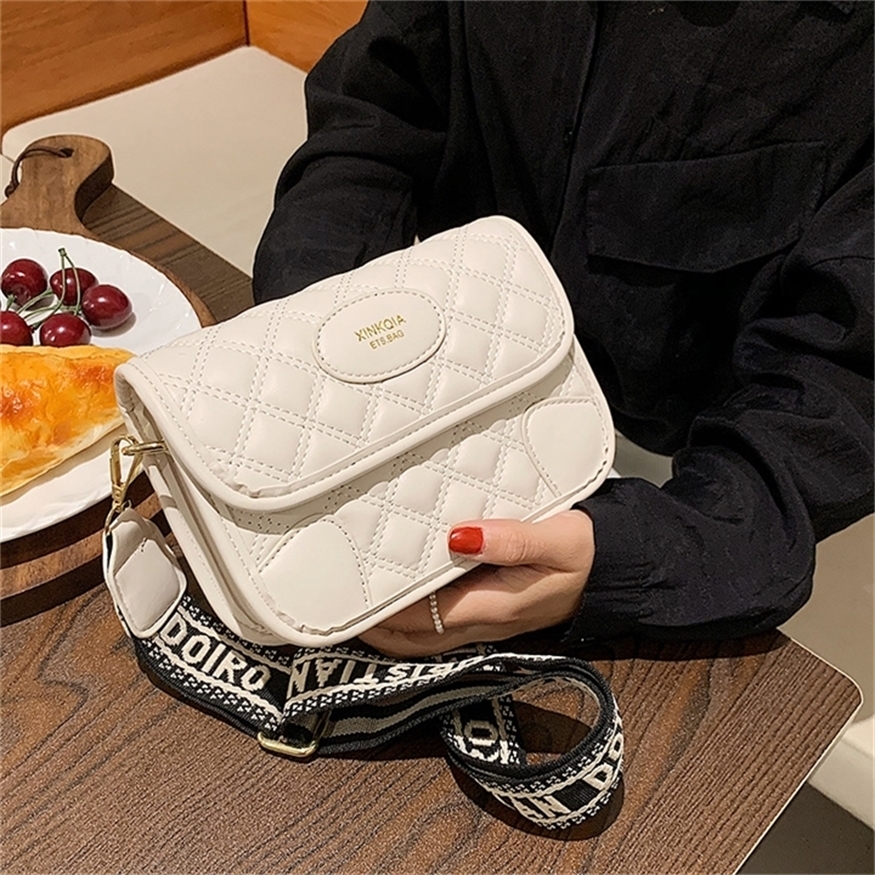 65% de rabais sur les sacs de soirée en usine Vente de haute qualité Net Red Red Simple largeur Single Single Femme Rhombic réseau brodé Messenge