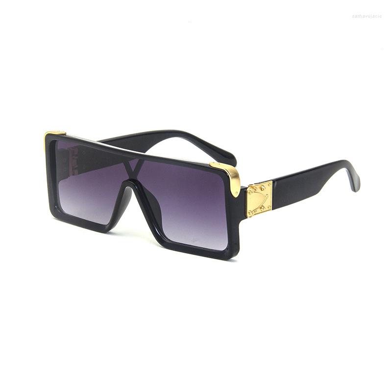 

Sunglasses Classic Designer Flat Top Square Shield Eyewear For Male Female Oversize Vintage Men Women Fashion Glasses