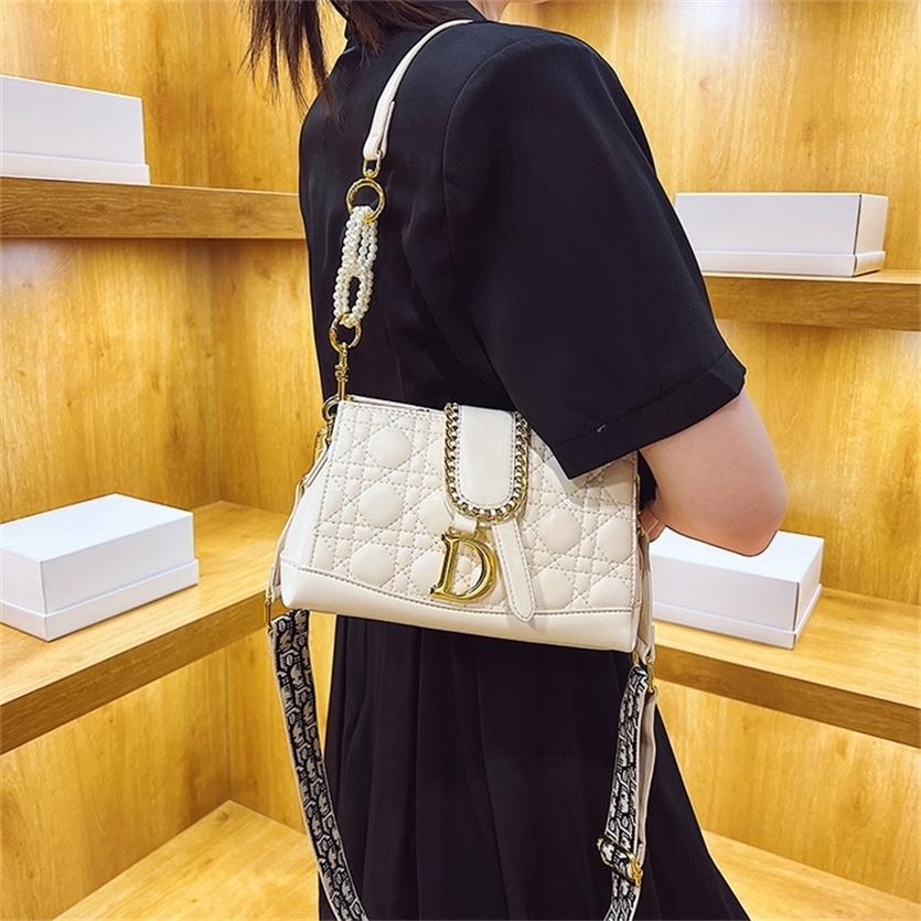 89% de r←duction Sacs de soir←e Sacs de cr←ateurs en gros de style Small Chain pour femmes Small Single Light Lipstick Messenger