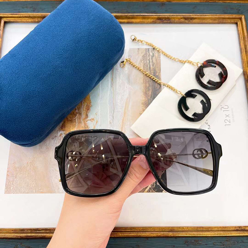 Nouvelle mode Lady Oversize Square GGS Lunettes de soleil Femmes Men Small Glasses Gradient Sun Glasses Femme UV400
