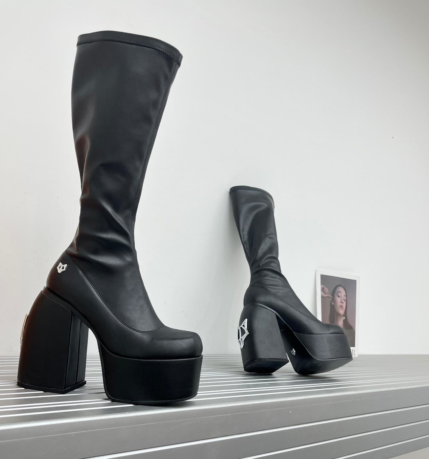 

Designer Boots Naked Wolfe Boot Tall High Spice Black Stretch Scar Secret Black Jailbreaker Sassy Women Leather Slip On Footwear Size 35-41, Color 1