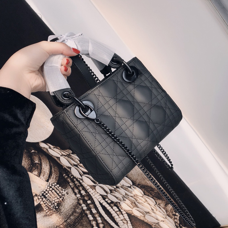 

2022 New Black Women Shuolder Bag Matte Square Mini Lady Handbag Luxuy Leather Rattan Plaid Messenger Bag, Grey