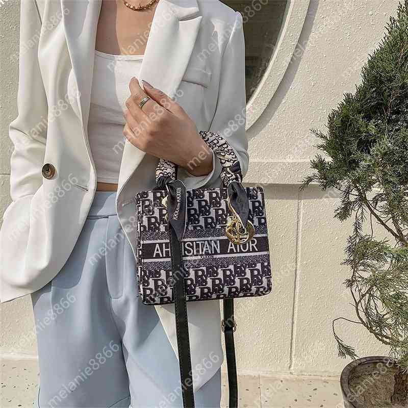 

Fashion Shoulder Bag Crossbody Lady Wallet C/d Women's Luxury Handbags Book Bags Totes New Hand Embroidery Princess Net Red Trend Letter Messenger, 30 23x19x8cm