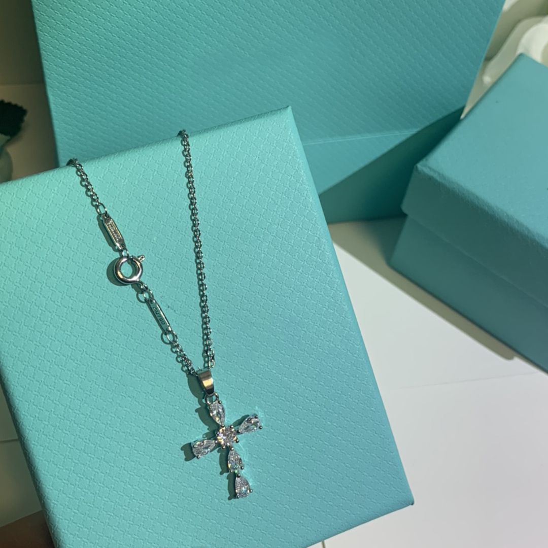 

Luxurys designers Pendant Necklaces designer blue luxury Jewelry Necklaces Couple style For Women Wedding Accessories good nice