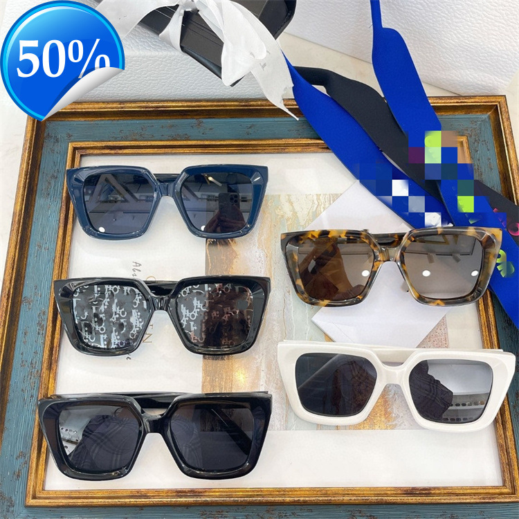 Lunettes de soleil masculin Designer Famille de femmes 22 Famille D Lunes de soleil Internet Female célébriti le même CD personnalisé de mode mon