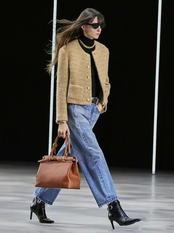 

Women' Jackets designer The right version autumn and winter of 2022 new color khaki round neck double row button wool coat 9493 XTJN, 2# packing bag