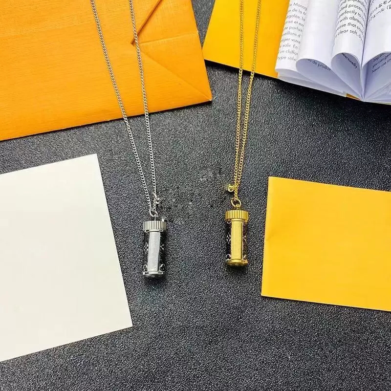

Fashion Pendant Necklaces European and American Perfume Bottle Necklace Chain Lengths Long Couples Gift 2 Color Silver Golden Jewelry Supply Wholesale with Box