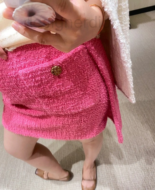 

Skirts designer The right version the new swallow tail design of autumn and winter 2022 Slim fitting bag hip clean color woolen skirt 9419 2SYV, Rose pink
