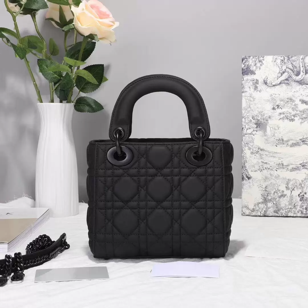 

Luxury Womens lady totes Bag Diana hangbag Detachable shoulder strap Designer leather Lozenge famous brand clutch mens CrossBody Bags metal letters small medium