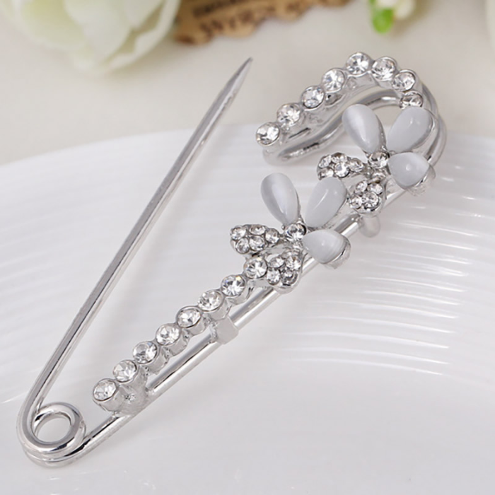 

Crystal Flower Clip Corsage Brooch Pin Fashion Women Crystal Scarf Buckle Pins Fashion Jewelry Gift