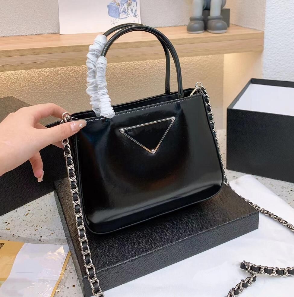 

Designer Patent Leather Shoulder Bags Handbag Solid Color Zipper Fashion Chain Cross Body Women Luxury Shopping Bag Triangle Letter Messenger Bag Handbags 2023, Customize