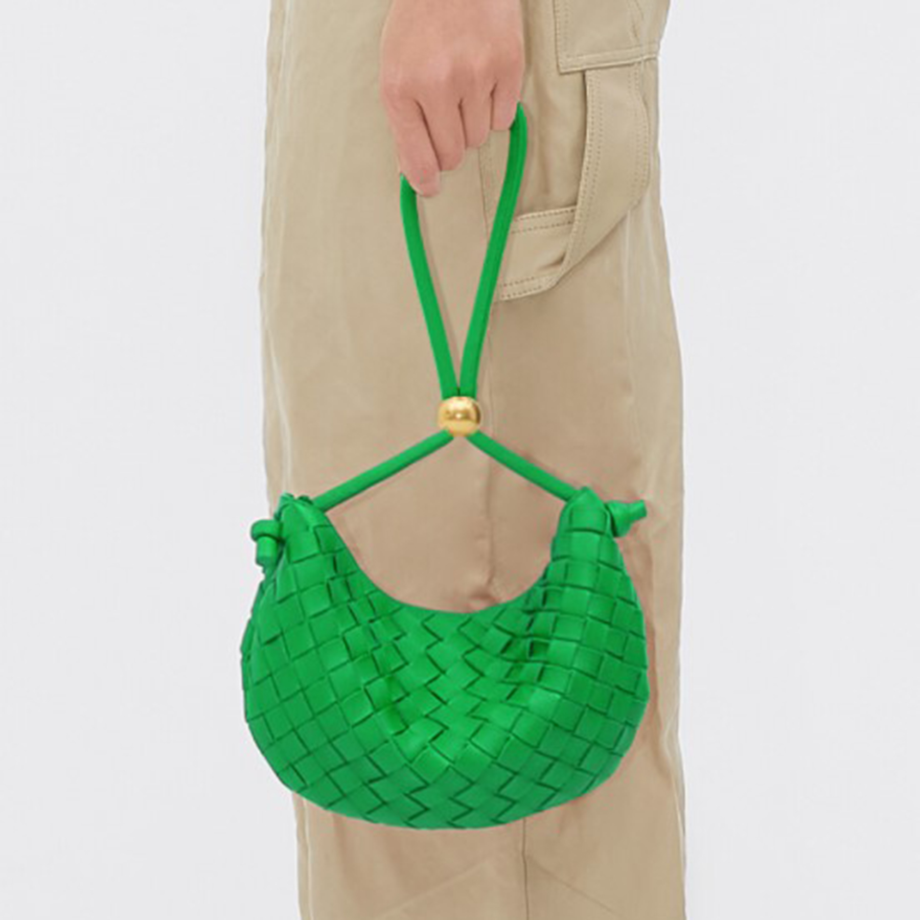 

Turn Bag Medium Intrecciato Leather Pouch With Adjustable Strap Designer Women Single Compartment Clutch Zip Closure Suede Lining Shoulder Bag Purse, I need see other product