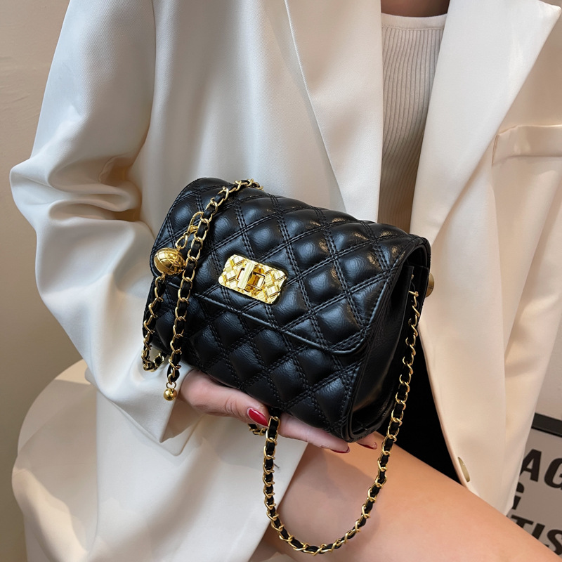 

Shoulder Bags LNV Women's Bag Female Winter Chain Retro Small Crossbody Quilted Handbags And Purses, Blue