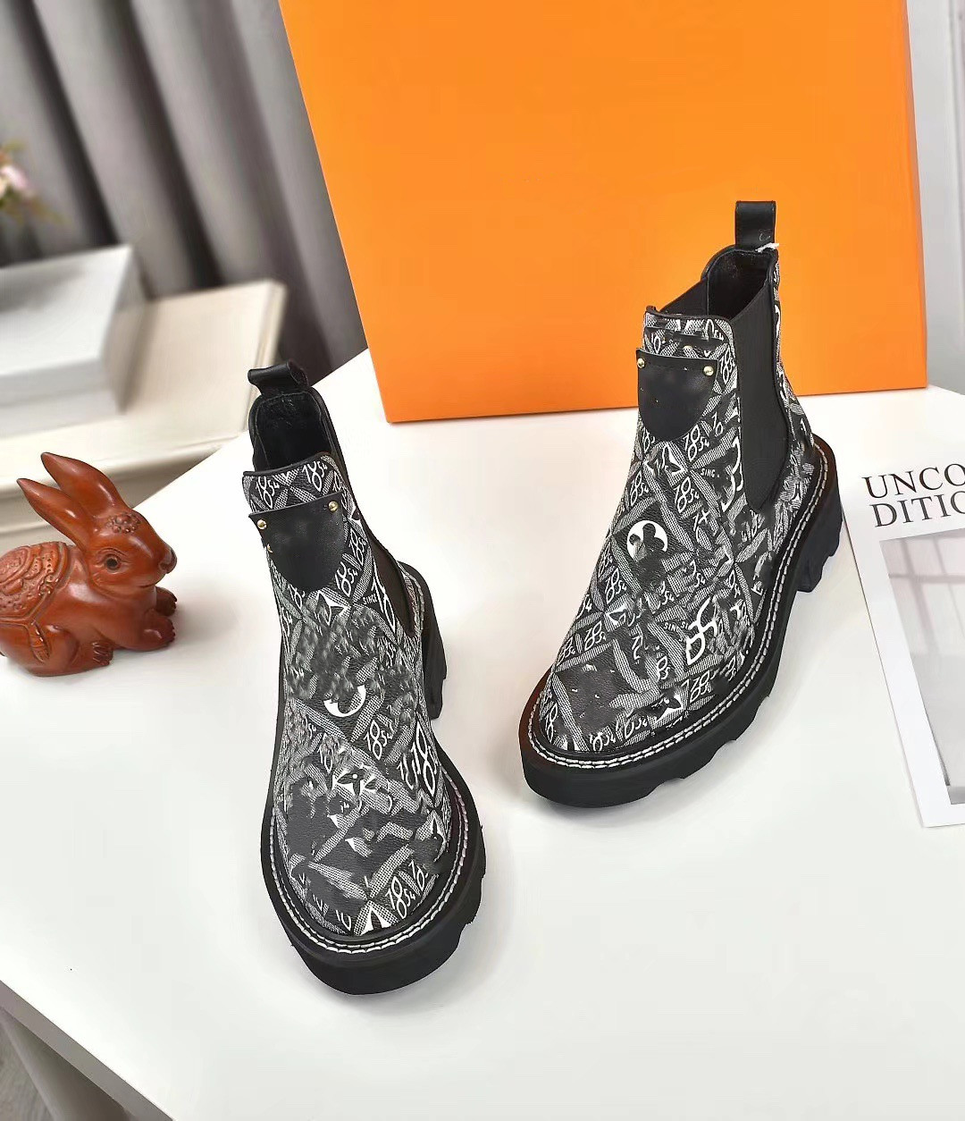 

Men Women Designers Boots Ankle Martin Boots And Nylon Boot Military Inspired Combat Boots Nylon Attached To The Ankle Large Size 0523, 01