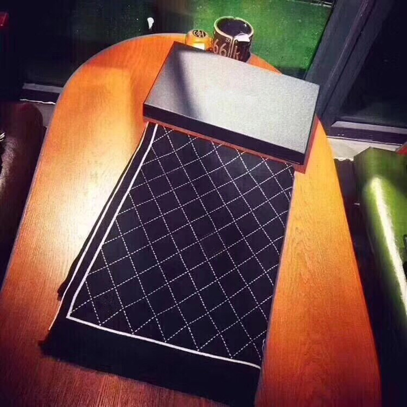 

2022 Autumn and Winter Scarf Female British Bagh Bristled Cashmere Scarf Shawl Dual-use Thick Couple Scarf Soft and Warm Scarves