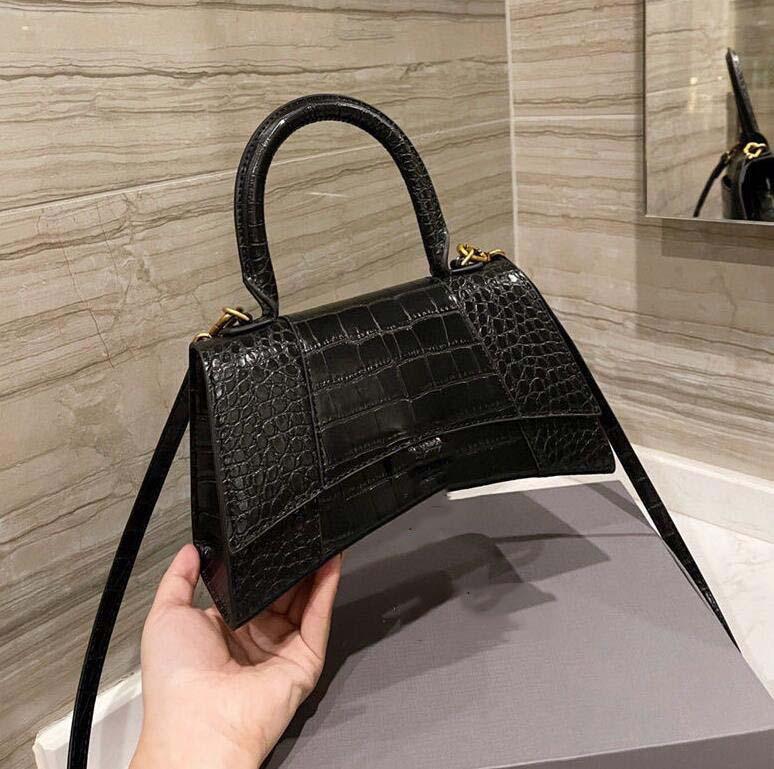 

2022 Hot Lady shopping Bags Fashion Handbags Women Totes Shoulder Top quality Cross Body Half Moon Luxury Genuine Leather Classic Retro Purse wallets handle square, 17