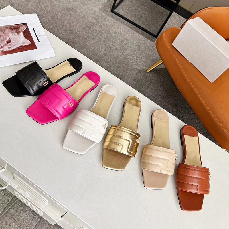 

Summer Women's Flat Sheepskin Slippers Designer Fashion Versatile Slippers Luxury Ladies Beach Leather Sandals, Shoe box