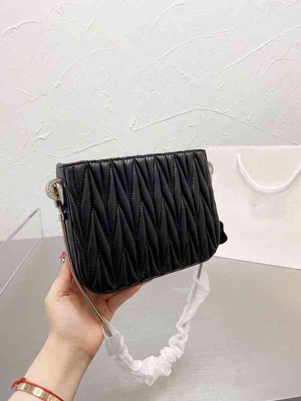 

Bag Luxury Miu Designers Bags High Quality Man Womens Handbags Purses Lady Crossbody Shoulder Totes Nylon Wallet Zhouzhoubao123 WAZO 5CJP, No bag
