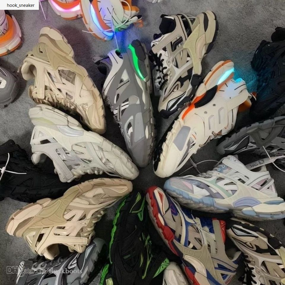 

Designer Luxury Womens Mens Casual Shoe Track 3.0 LED Sneaker Lighted Gomma leather Trainer Nylon Printed Platform Sneakers Men Light, 11