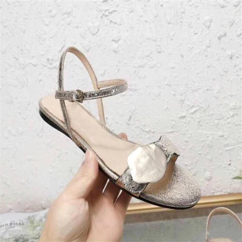 

Classic lady sandals 100% leather Flat shoe bottom Beach Belt buckle Metal women shoes Black Soft cowhide Designer woman Loafers Large 304f