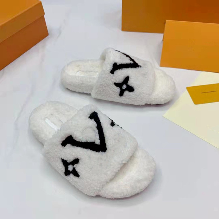 Casual Shoes Women Luxury Slippers Designer Slides Sandal Autumn Winter Trendy nhfSlide Bottom Wool Lamb Hair Letters Wear All-match Furry Slippe
