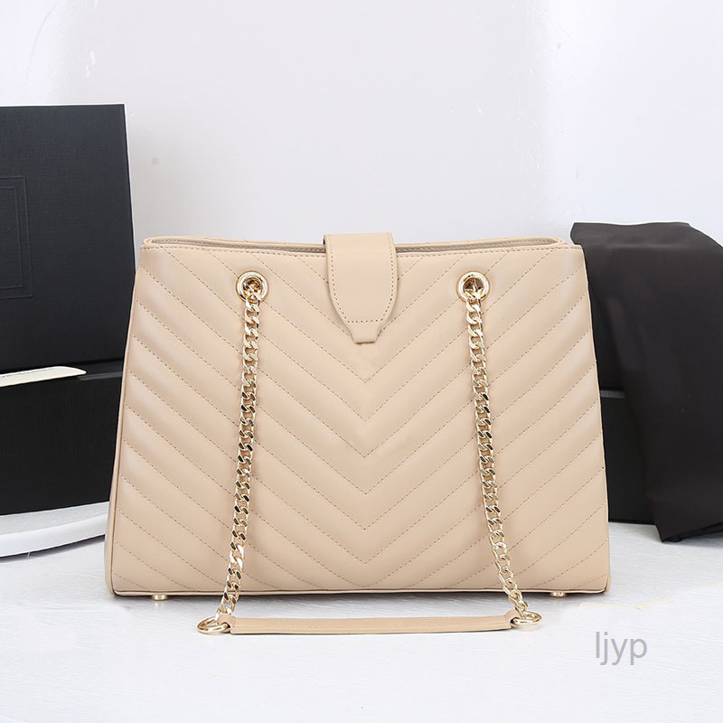 

Evening Bags Handbag Axillary Bag Shopping Bag Shoulder Bags Fashion Quilted Decoration Hardware Chain HighCapacity Simple Atmosphere, Red