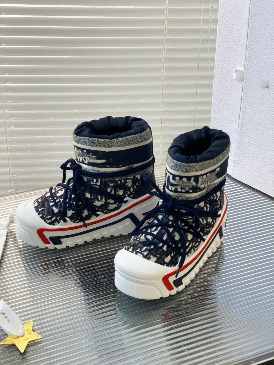 

2022 Designer Boots Snow Boot Shoes Women Winter Luxurys Girl Classic Ankle Short Print Mini Fur Black Womens Fashion Outdoor Size 5-10, Grey middle boots