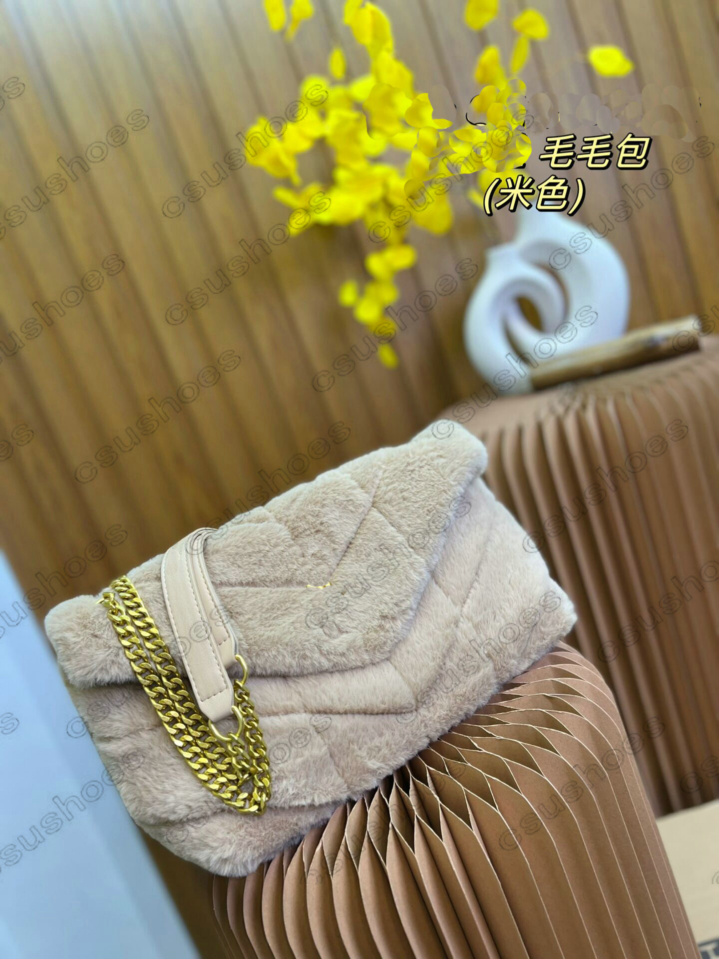 

22ss Winter LouLou PUFFER Lamb Wool Cloud Bag V-shape Fur Bag Ladies Tote Cross Body Vintage MONOGRAMS Chains Bags Shoulder Italy Brand Womens Designer Handbags, No bag