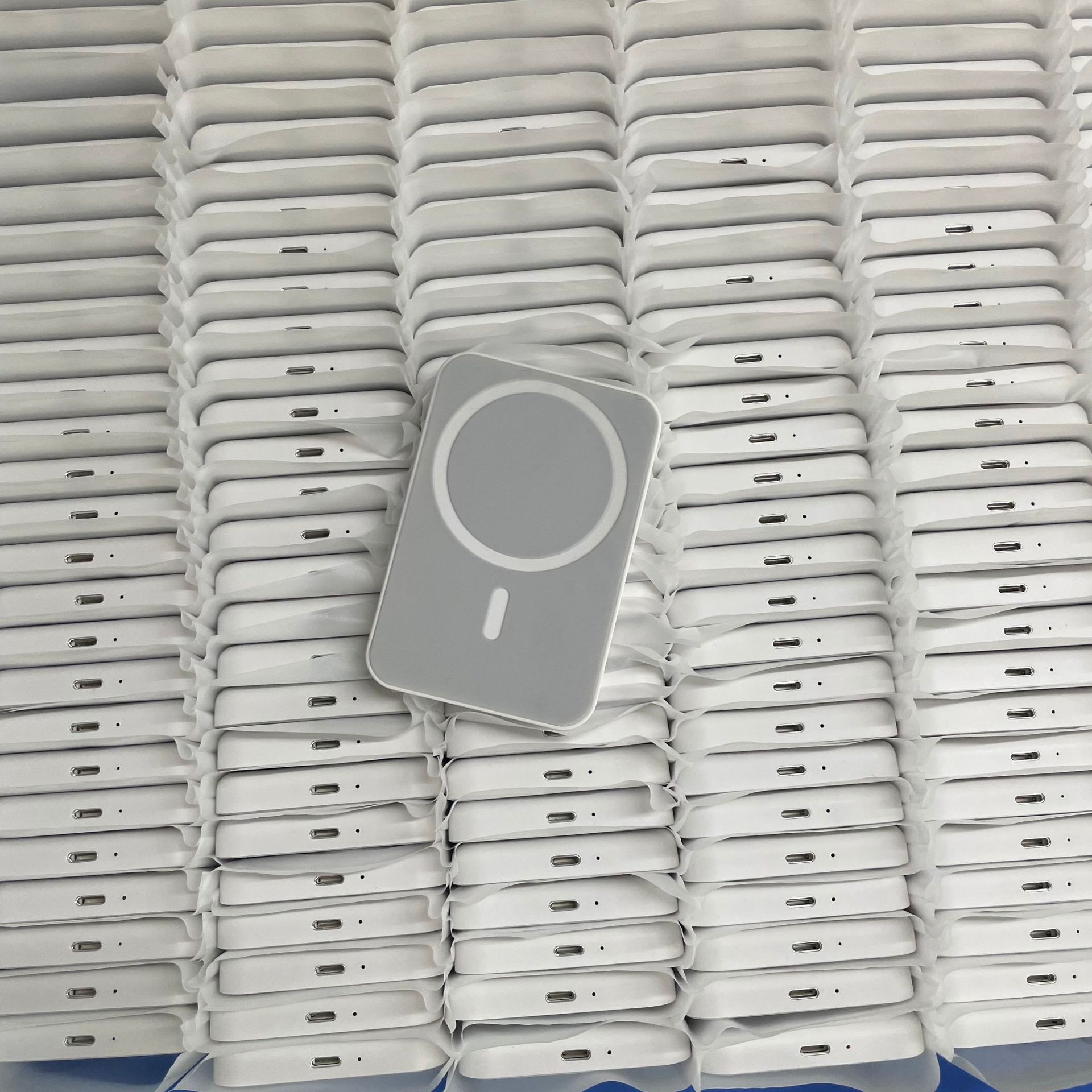 

5000Mah Capacity Magnetic Wireless Power Bank For Phone Fast Charging Battery Pack Portable Chargers With Retail Box