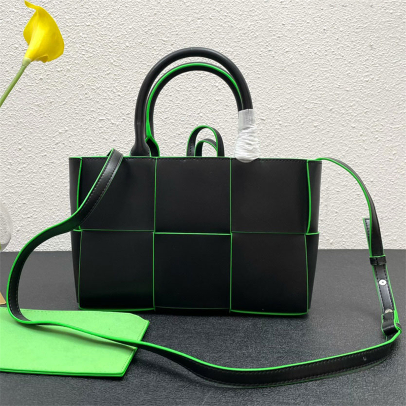 

Evening Bags ARCO Small Tote Bag Intreccio Grained Leather Designer Leather String Closure Handbag Bonded Suede Lining Women Shoulder Bags