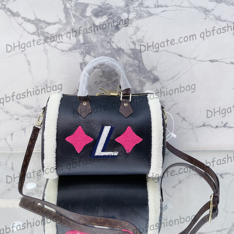 

Womens F/W Lambswool Speedy Jumbo Pillow Bags Top Hanlde Totes Travel Pocket Detachable Crossbody Shoulder Strap With Lock Designer Handbags 30X22CM, Box