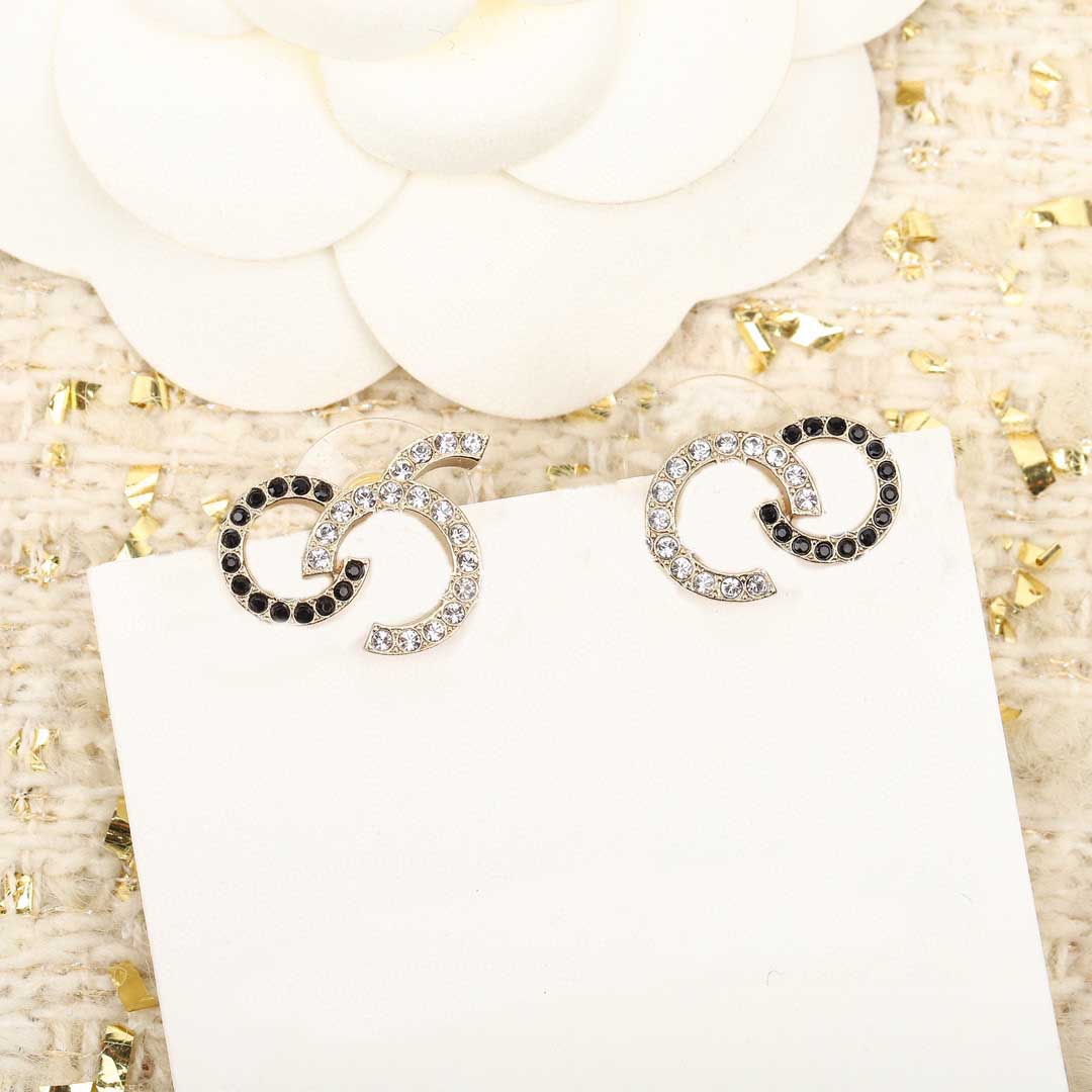 

2022 Luxury quality Charm stud earring with black and white diamond in 18k gold plated have box stamp PS4441