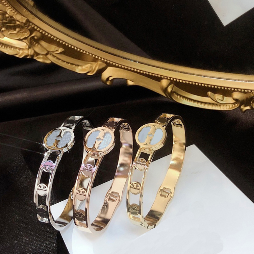

Classic Bracelets Bangle Luxury Designer Letter Bracelet Crystal 18K Gold Plated Rose Gold Silver Stainless Steel Wedding Love Gift Channel Setting