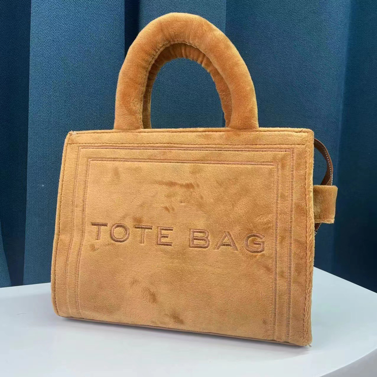 

2022 new fashion versatile popular plush tote bag retro commuter handbag crossbody women bags, Customize