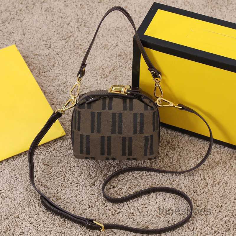 

Evening Bags Crossbody Bag Cosmetic Handbag Ladies Shoulder Bags Lunch Bags Genuine Leather Handle Zipper pocket Classic Letter Print Canv