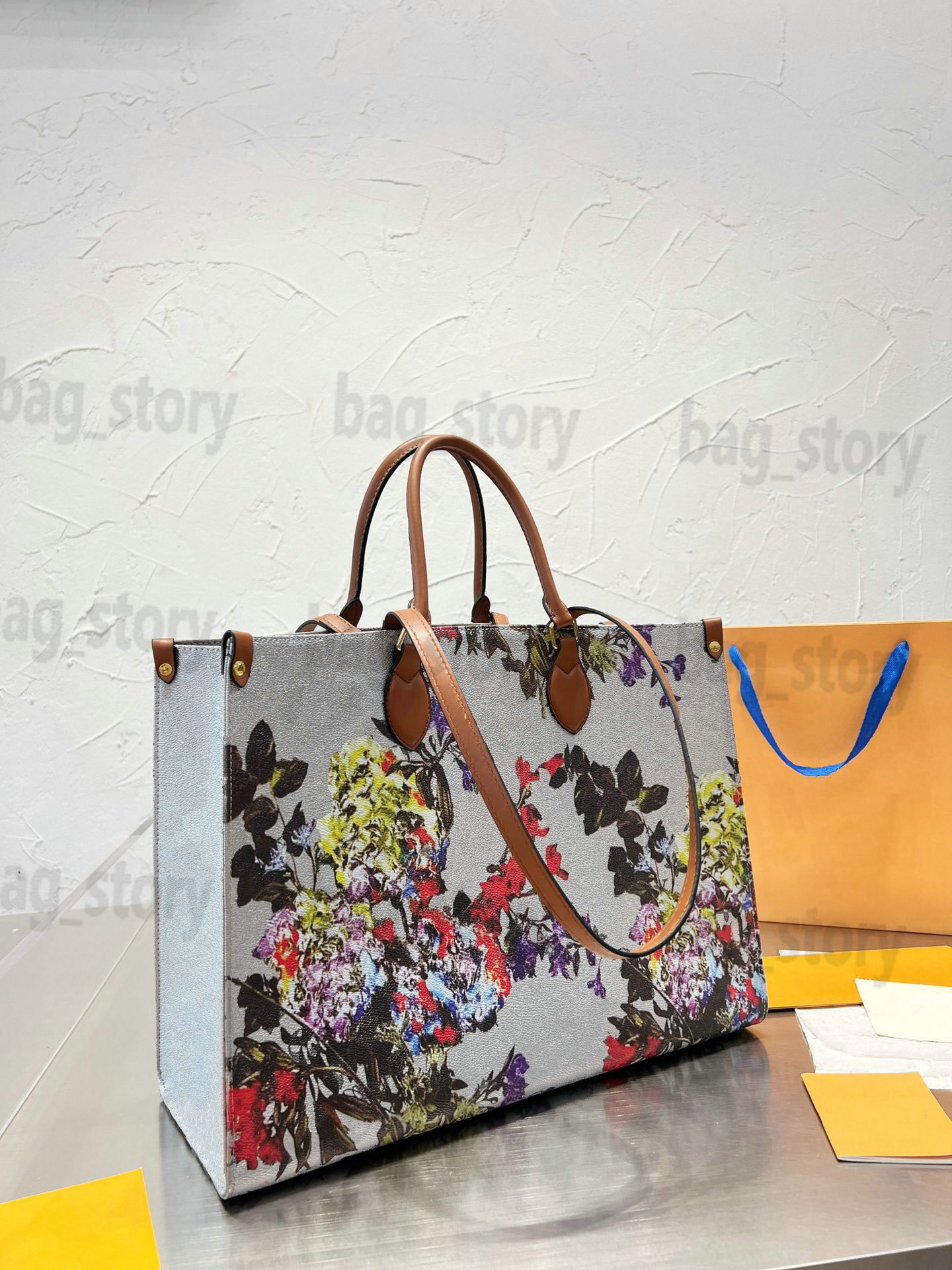 

M21233 ONTHEGO MM Bag Women Casual Tote Bags FW22 ON THE GO PM Bags Bold Floral Pattern Garden Colorful with Long Leather Strap Should