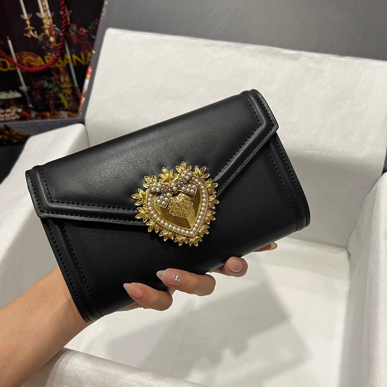 

Designer Luxury Big Brand Envelope Bag Retro Solid Color Leather Love Buckle Ladies New Clutch Fashion Multifunctional Hardware Chain Shoulder Bag, Gold